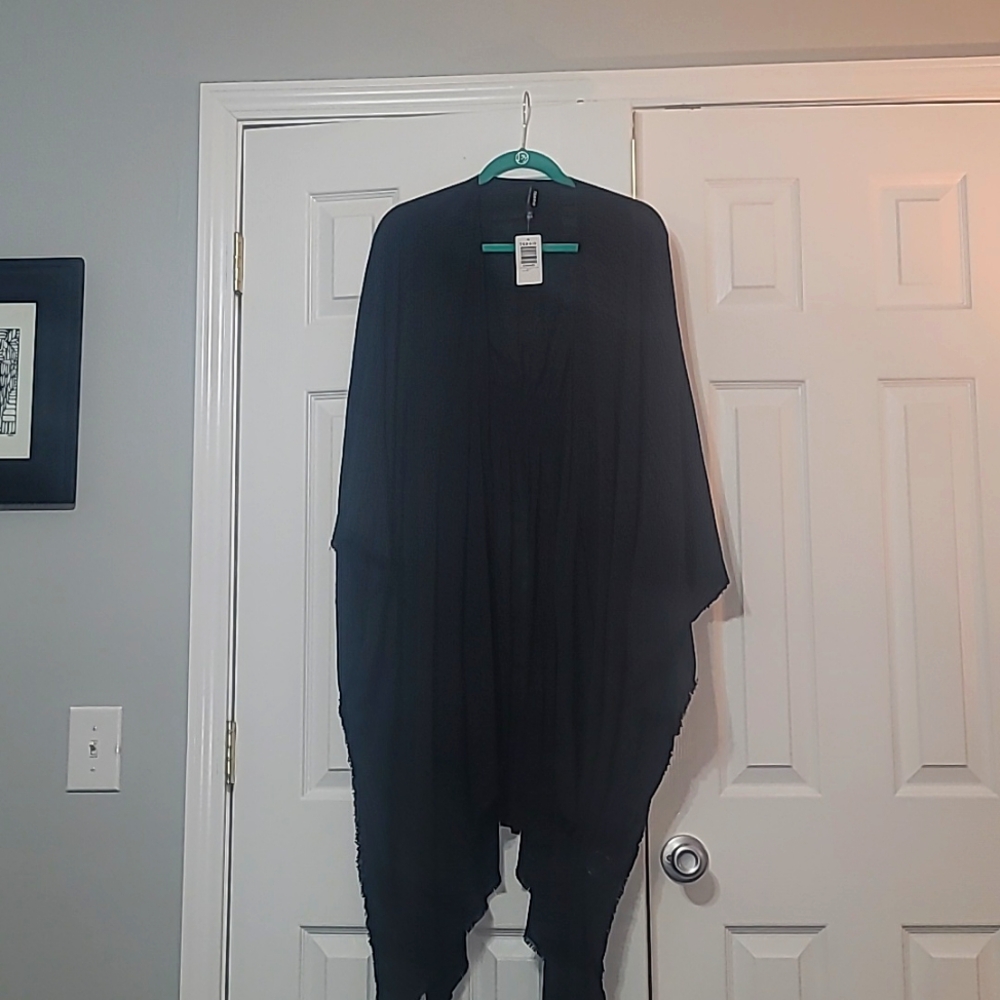 Torrid Lightweight Woven Ruana Coverup in Black. One Size